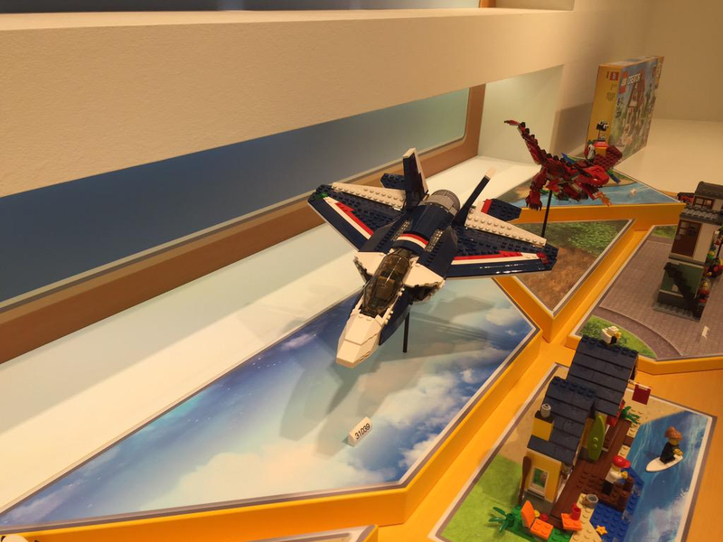 Illustration for article titled The 2015 Nuremberg Toy Fair images show all the amazing upcoming Lego